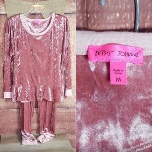 Betsey Johnson pink velvet pajama lounge set M